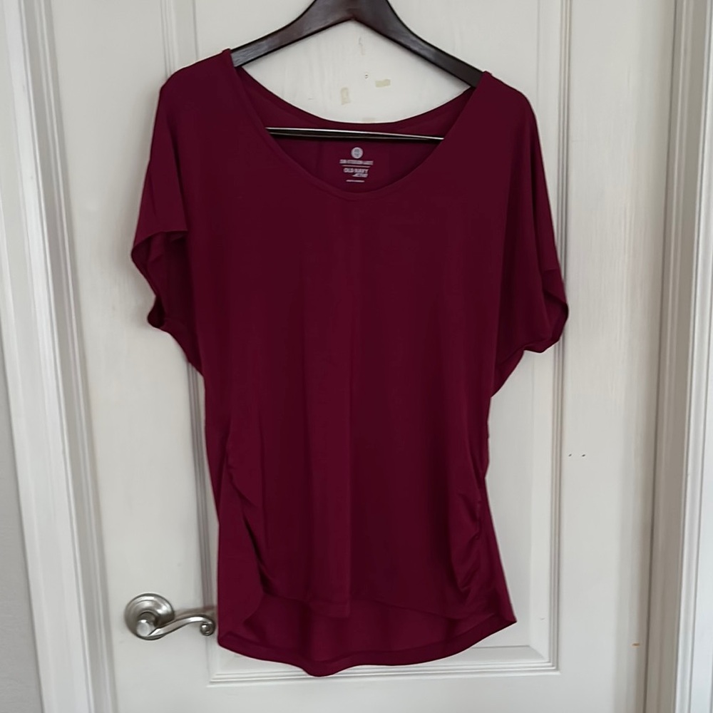 Women's Burgundy Top